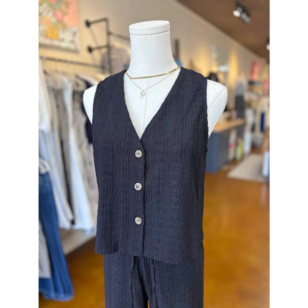 NEW KLD. SIGNATURE women's textured button front vest in blue